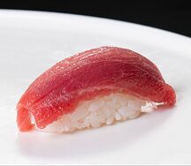 Суши с тунцом блюфин аками