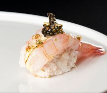 Кето-суши с креветкой Ама Эби