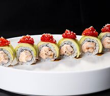 Ролл с угрем и авокадо