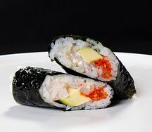 Хенд-ролл с сибасом