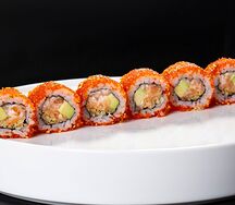 Ролл хрустящий с лососем