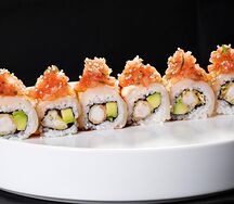 Ролл с гребешком и томатами конкассе