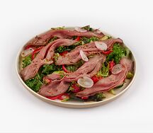 Салат с ростбифом