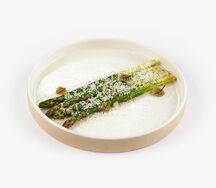 Спаржа на гриле 