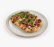 Пинца с ростбифом