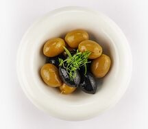 Маринованные оливки