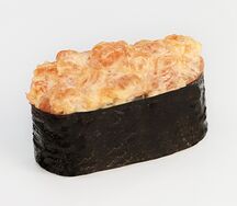 Острый гункан с лососем холодного копчения