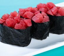 Гункан с тунцом