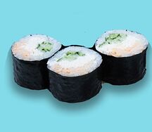 Половинка маки-ролла Острого с крабом и огурцом