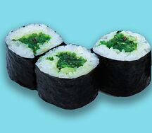 Половинка маки-ролла с чукой
