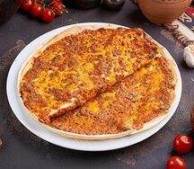 Ламаджо из говядины с сыром