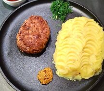 Котлета курино-говяжья с пюре