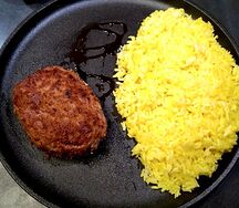 Котлета курино-говяжья с рисом шафран