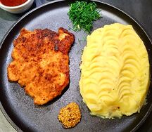 Куриная отбивная с пюре 
