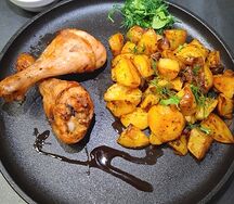 Куриная голень с картошкой
