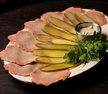 Язык с огурчиками и хреном 