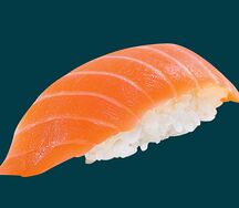 Суши с лососем 