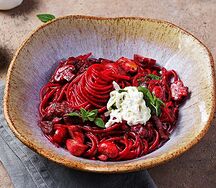 Паста с говядиной, страчателлой и грибами