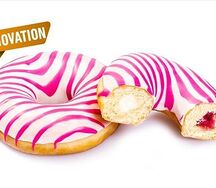 Донат с начинкой малины и чизкейка