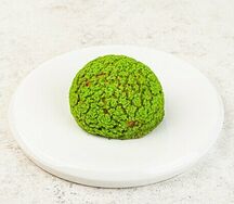 Пирожное Шу фисташка с малиной