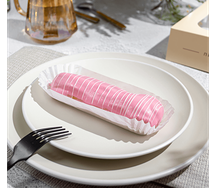 Эклер малиновый