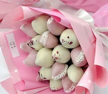 Букет из клубники в шоколаде Розовый рай