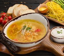 Куриный суп с домашней лапшой
