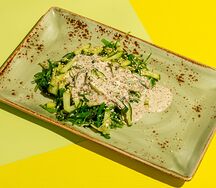 Салат Кайсо с ореховым соусом