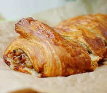 Слоеный пирог с мясом и грибами