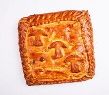 Пирог с курицей и грибами целый