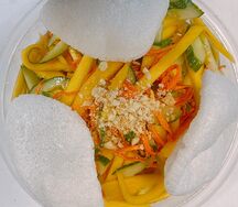 Салат из свежего манго Salad xoai