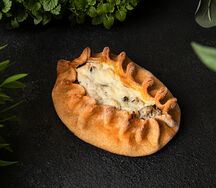 Калитка с курицей и грибами