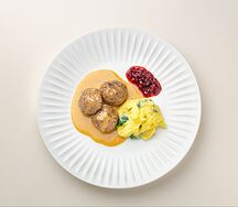 Митболы из говядины с брусникой