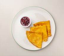 Блины с брусникой