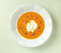 Томатный суп со сливками и страчателлой