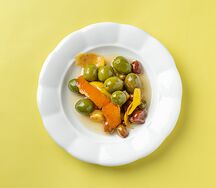 Оливки, маслины в маринаде из трав