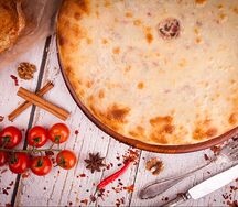 Пирог с листьями шпината и сыром