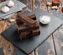 Гренки чесночные бородинские