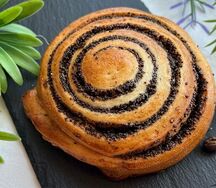 Булочка с маком