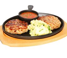 Домашние котлетки из цыпленка с картофельным пюре