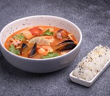 Тайский том ям с морепродуктами