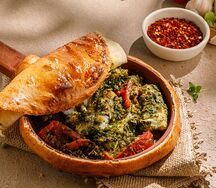 Ароматный судак с томатами и травами