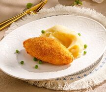 Хрустящая куриная котлета с пюре