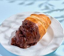 Круассан шоколадный