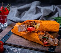 Шаурма с говядиной в сырном лаваше