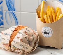 А ля чизбургер и картофель фри