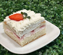 Йогуртовый с клубникой