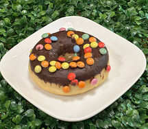 Донат Шоколадный с драже