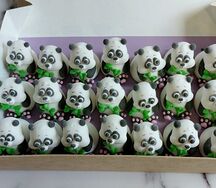 Маршмеллоу Панды в лесу