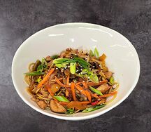 Яичная лапша с курицей